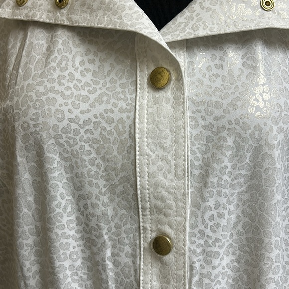 Zenergy by Chico’s Size 3 White and Silver Gray jacket with pockets - Picture 4 of 13